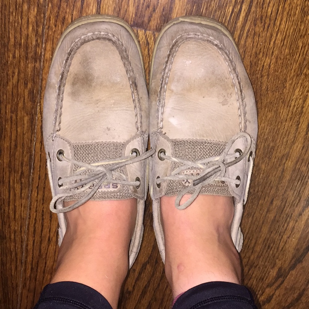 Beige Sperry Topsiders
